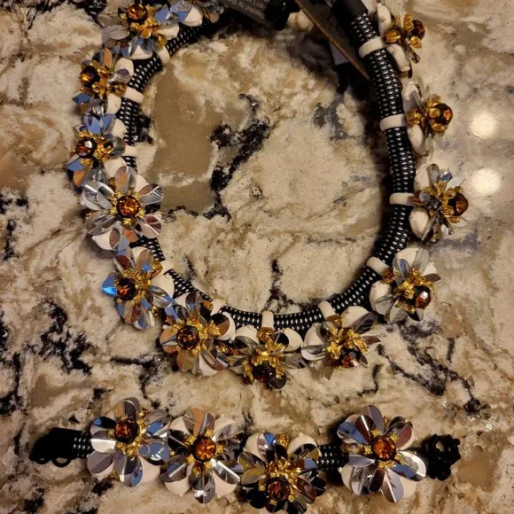 J Crew NWT White Sequin Flower Necklace Bracelet Set - Picture 1 of 1